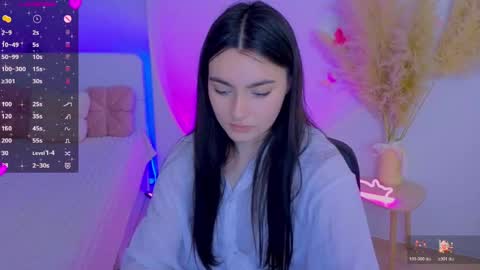 Snapshot of medina_andress chatting on April 14, 8:59 pm Dina online show from April 14, 8:59 pm