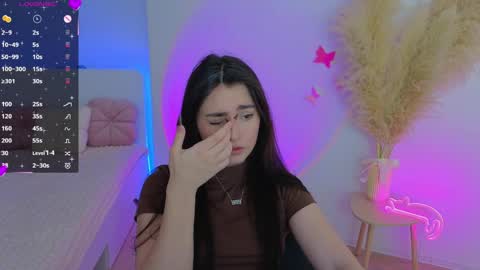 Snapshot of medina_andress chatting on May 3, 8:04 pm Dina online show from May 3, 8:04 pm