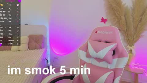 Snapshot of medina_andress chatting on May 9, 8:58 pm Dina online show from May 9, 8:58 pm