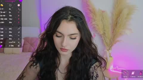 Snapshot of medina_andress chatting on May 20, 9:10 pm Dina online show from May 20, 9:10 pm