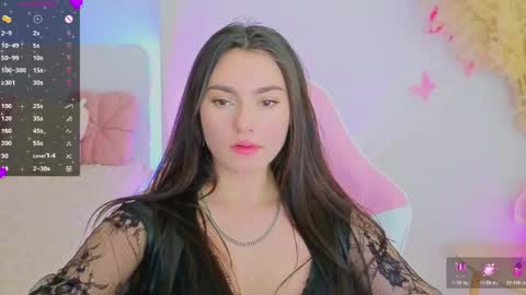 Snapshot of medina_andress chatting on June 2, 9:06 pm Dina online show from June 2, 9:06 pm