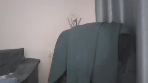 Snapshot of medjik_lool chatting on December 13, 12:28 pm Oltereodora-lima online show from December 13, 12:28 pm