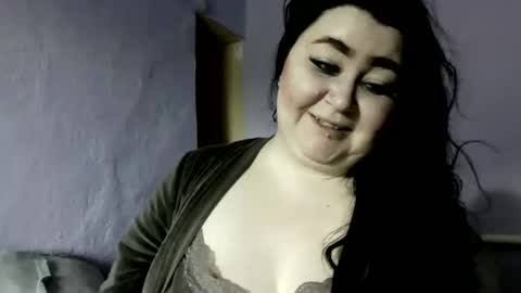 Snapshot of medjik_lool chatting on February 7, 8:22 am Oltereodora-lima online show from February 7, 8:22 am