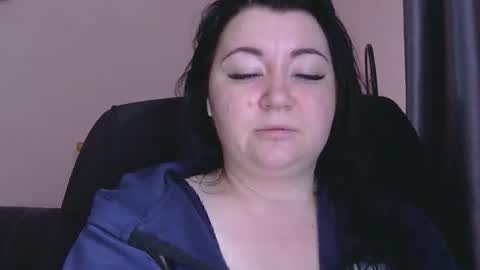 Snapshot of medjik_lool chatting on December 4, 7:06 am Oltereodora-lima online show from December 4, 7:06 am