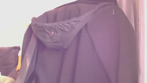 Snapshot of medjik_lool chatting on December 16, 6:51 am Oltereodora-lima online show from December 16, 6:51 am