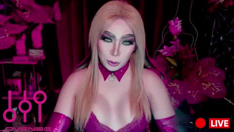 Snapshot of medusaprey chatting on January 18, 3:27 pm THE QUEEN ALPHA Queen Medusa Prey online show from January 18, 3:27 pm