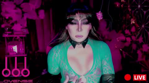 Snapshot of medusaprey chatting on February 3, 1:37 am THE QUEEN ALPHA Queen Medusa Prey online show from February 3, 1:37 am