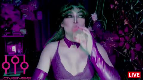 Snapshot of medusaprey chatting on February 3, 2:53 am THE QUEEN ALPHA Queen Medusa Prey online show from February 3, 2:53 am