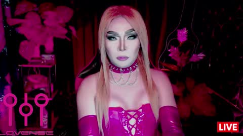 Snapshot of medusaprey chatting on February 13, 4:08 am THE QUEEN ALPHA Queen Medusa Prey online show from February 13, 4:08 am