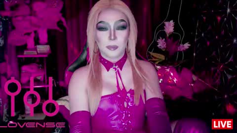 Snapshot of medusaprey chatting on February 25, 6:45 am THE QUEEN ALPHA Queen Medusa Prey online show from February 25, 6:45 am