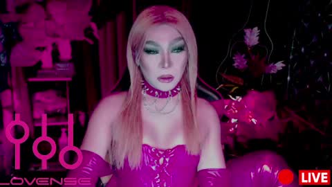 Snapshot of medusaprey chatting on March 1, 1:29 am THE QUEEN ALPHA Queen Medusa Prey online show from March 1, 1:29 am