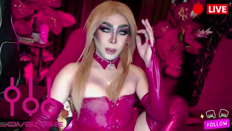THE QUEEN ALPHA   Queen Medusa Prey online show from May 18, 5:46 am