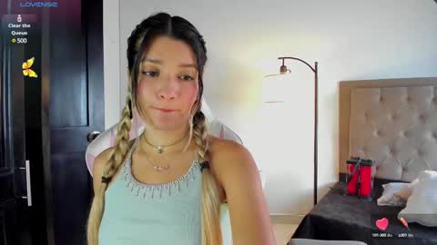 Snapshot of meduza_sexy_caramel chatting on March 7, 3:28 pm Baio online show from March 7, 3:28 pm
