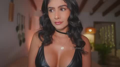 Snapshot of meegan1 chatting on October 1, 11:38 am Andrea online show from October 1, 11:38 am