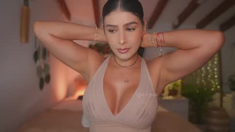 Snapshot of meegan1 chatting on October 5, 11:41 am Andrea online show from October 5, 11:41 am