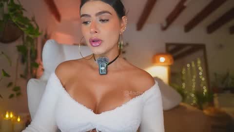 Snapshot of meegan1 chatting on February 13, 1:40 pm Andrea online show from February 13, 1:40 pm