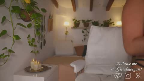 Snapshot of meegan1 chatting on March 24, 6:46 pm Andrea online show from March 24, 6:46 pm