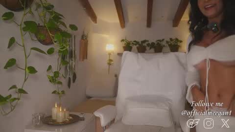 Snapshot of meegan1 chatting on March 25, 12:00 pm Andrea online show from March 25, 12:00 pm