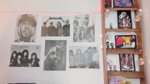 Emily online show from September 8, 8:30 pm