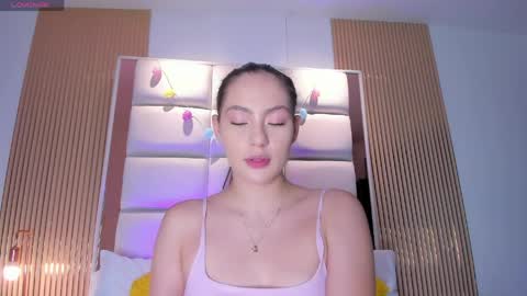 megaan_rouse online show from May 7, 11:37 am
