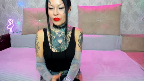 Snapshot of megan_blackmoon chatting on December 4, 7:17 am Helena Tuman online show from December 4, 7:17 am