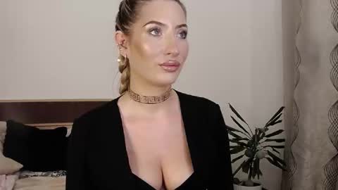 Megan Blazee  online show from September 24, 7:06 pm