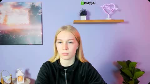 Snapshot of megan_cold chatting on October 19, 8:48 am megan_cold online show from October 19, 8:48 am