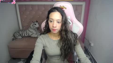 megan_collins_b online show from September 11, 12:38 pm
