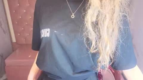 megan_collins_b online show from November 1, 12:51 pm