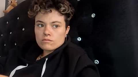 Megan and sophi online show from November 4, 3:33 pm