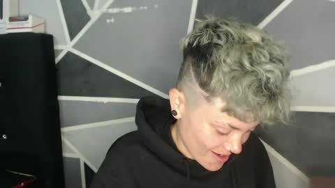 Snapshot of megan_coop3r_ chatting on March 22, 12:36 am Megan and sophi online show from March 22, 12:36 am