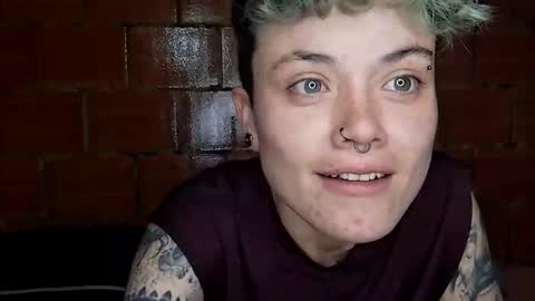 Snapshot of megan_coop3r_ chatting on April 5, 6:43 am Megan and sophi online show from April 5, 6:43 am