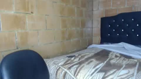 Snapshot of megan_coop3r_ chatting on April 21, 10:56 pm Megan and sophi online show from April 21, 10:56 pm