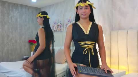 Snapshot of megan_cruzgb chatting on October 30, 1:45 pm Carolina Paez online show from October 30, 1:45 pm