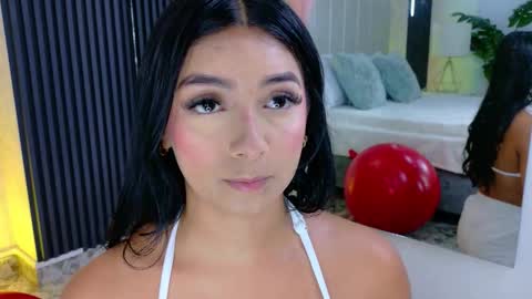 Snapshot of megan_cruzgb chatting on March 6, 1:18 pm Carolina Paez online show from March 6, 1:18 pm