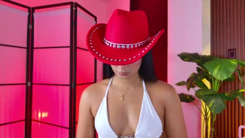 Carolina Paez online show from May 12, 12:24 pm