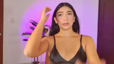 Carolina Paez online show from May 20, 12:33 pm