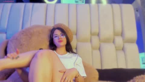 Snapshot of megan_danbury chatting on March 21, 11:48 am Megan online show from March 21, 11:48 am