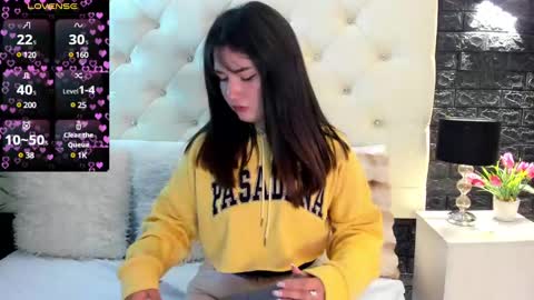     online show from February 4, 11:27 am