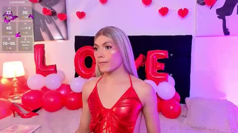 Snapshot of megan_do_santos chatting on February 14, 8:27 pm megan do santos online show from February 14, 8:27 pm