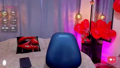 Snapshot of megan_do_santos chatting on February 16, 8:05 pm megan do santos online show from February 16, 8:05 pm