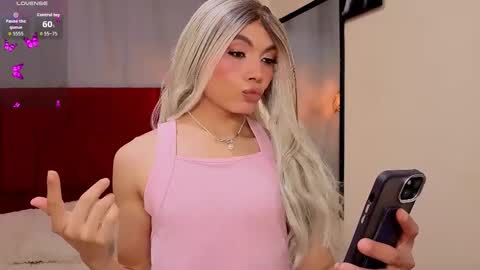 Snapshot of megan_do_santos chatting on February 28, 3:24 pm megan do santos online show from February 28, 3:24 pm