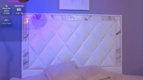 Snapshot of megan_do_santos chatting on March 6, 3:30 pm megan do santos online show from March 6, 3:30 pm