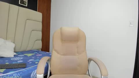 Snapshot of megan_hally chatting on October 25, 3:03 am Megan online show from October 25, 3:03 am