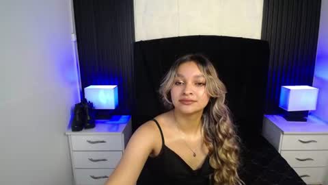 Snapshot of megan_hs1 chatting on June 16, 1:25 pm megan_hs1 online show from June 16, 1:25 pm