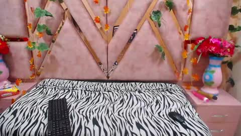 Snapshot of megan_latinn chatting on December 19, 1:07 am megan_latinn online show from December 19, 1:07 am