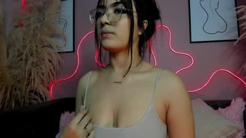     online show from December 3, 12:59 pm