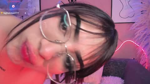     online show from December 19, 5:18 pm