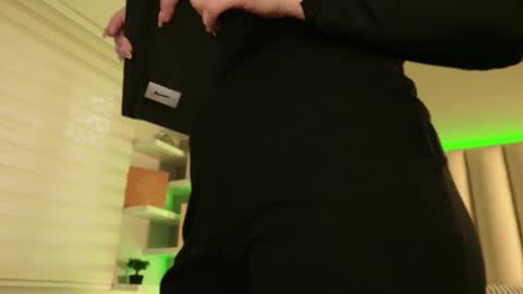 Snapshot of megan_moore__ chatting on September 20, 12:06 pm     online show from September 20, 12:06 pm