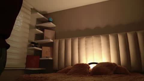 Snapshot of megan_moore__ chatting on October 7, 12:02 pm     online show from October 7, 12:02 pm